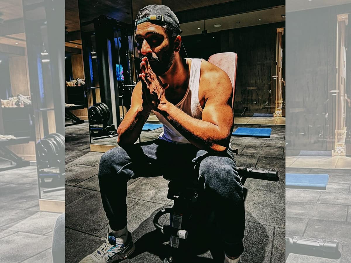 Vicky Kaushal Flaunts Toned Biceps In New Instagram Post: Take A Look At Vicky Kaushal's Workout Routine